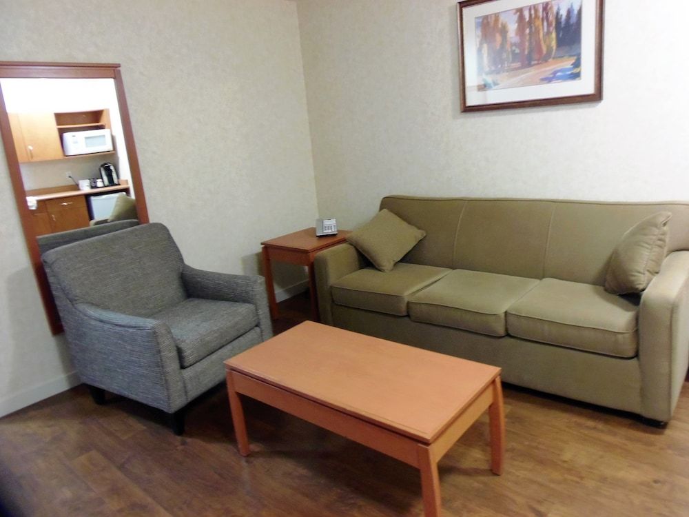 Rosslyn Inn and Suites Executive Suite, 1 Bedroom 6
