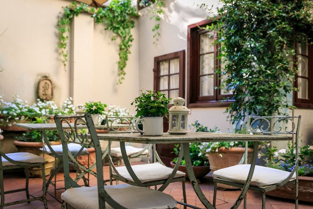 undefined J And J Historic House Hotel 6