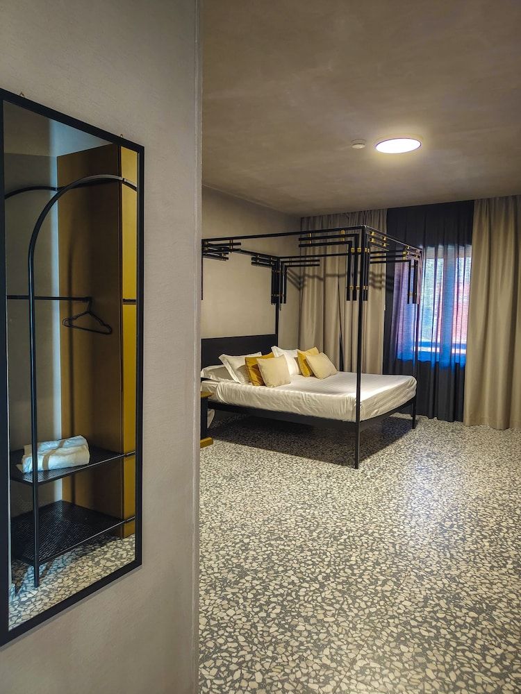 Hotel Nuvò Deluxe Room 3