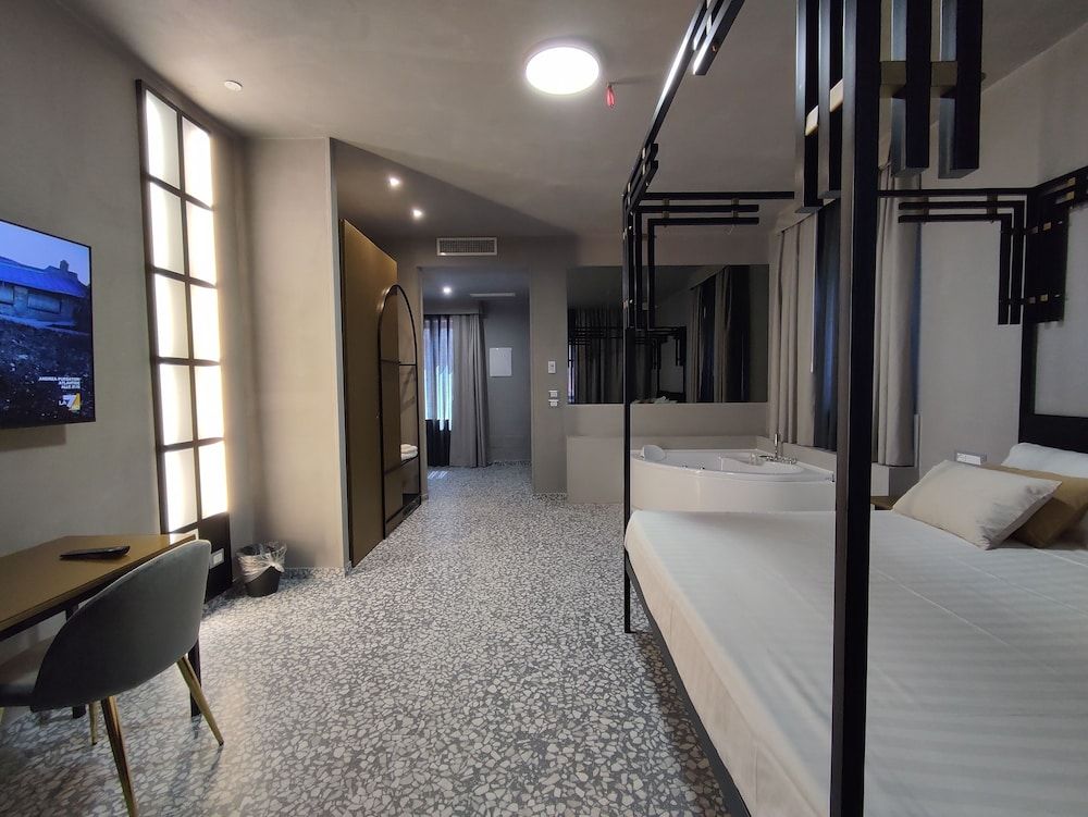 Hotel Nuvò Deluxe Room 13