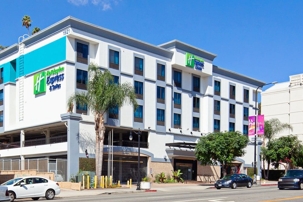 undefined Holiday Inn Express Hotel & Suites Hollywood Walk of Fame by IHG 2