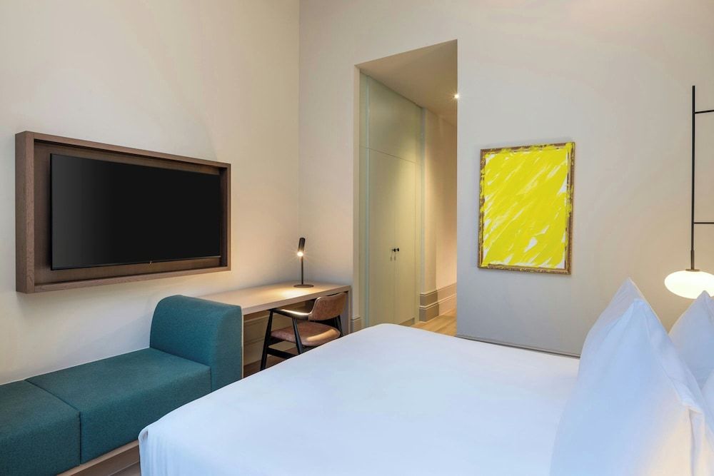 The College Hotel Amsterdam, Autograph Collection Superior Room, 1 Queen Bed, Non Smoking 6