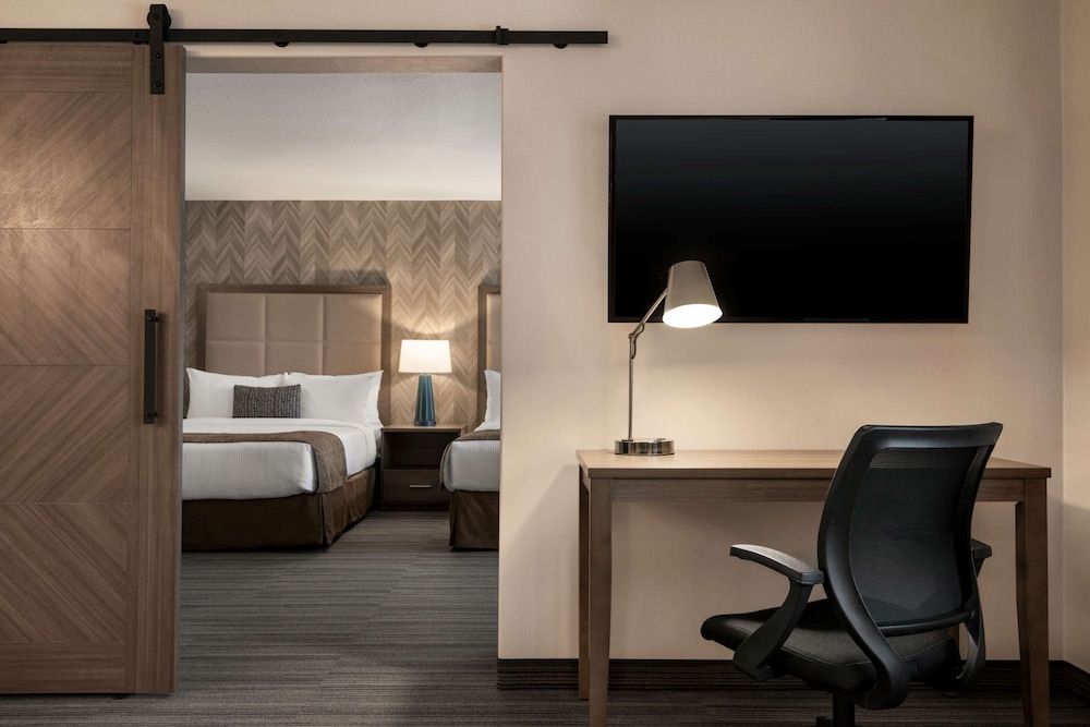 Suite, 2 Queen Beds, Non Smoking