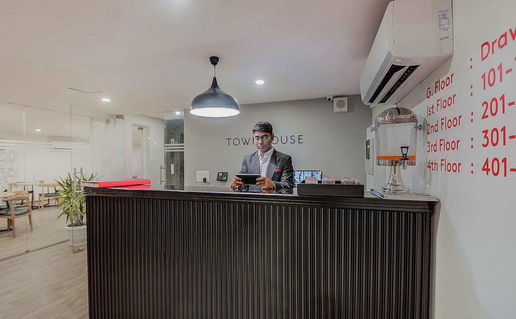 undefined Townhouse Oak Golf Course Road 9