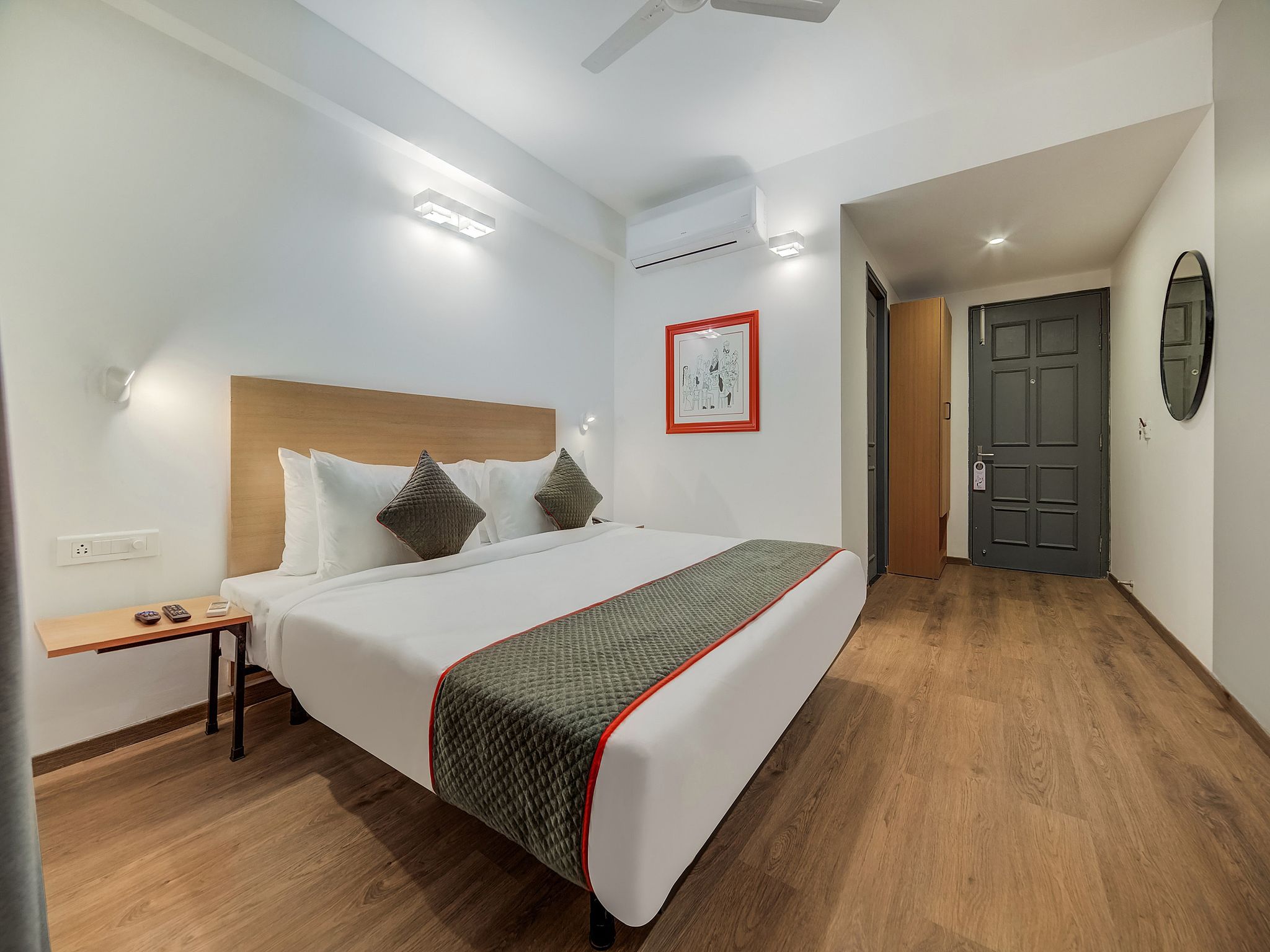 Townhouse Oak Golf Course Road Classic Room 4