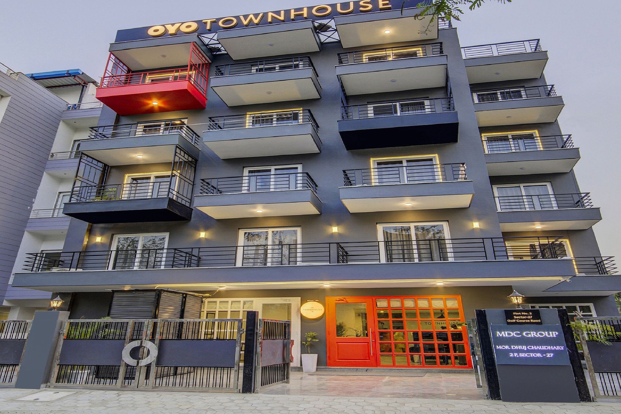 undefined Townhouse Oak Golf Course Road 6