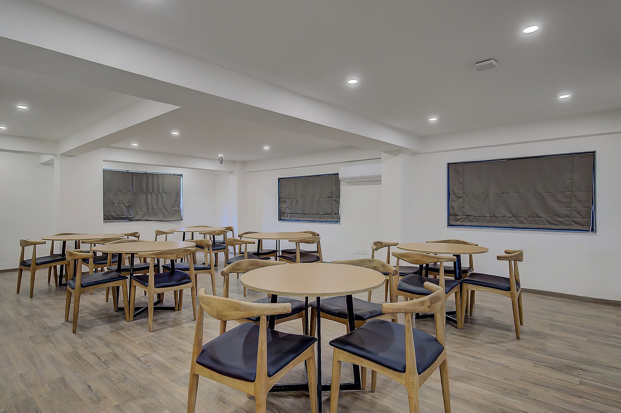 Food & Dining