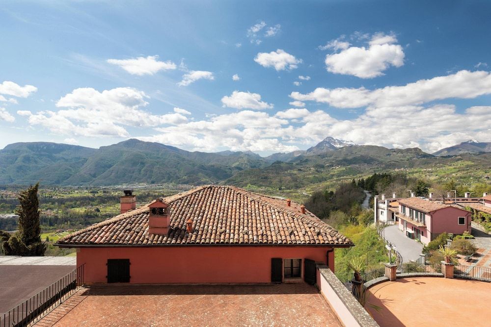 Deluxe Room, 2 Twin Beds, Valley View