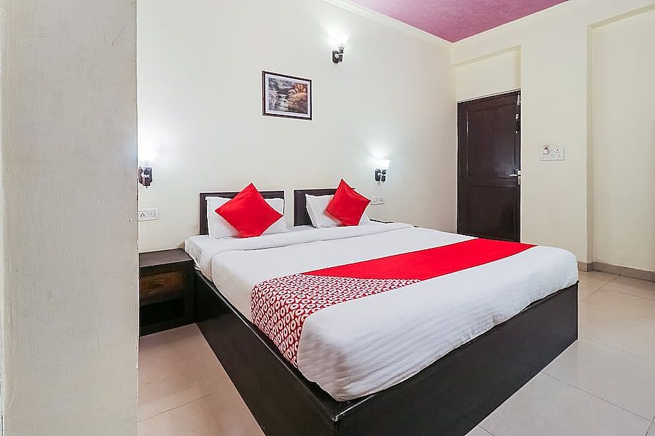 undefined Townhouse Hotel Palm's 5