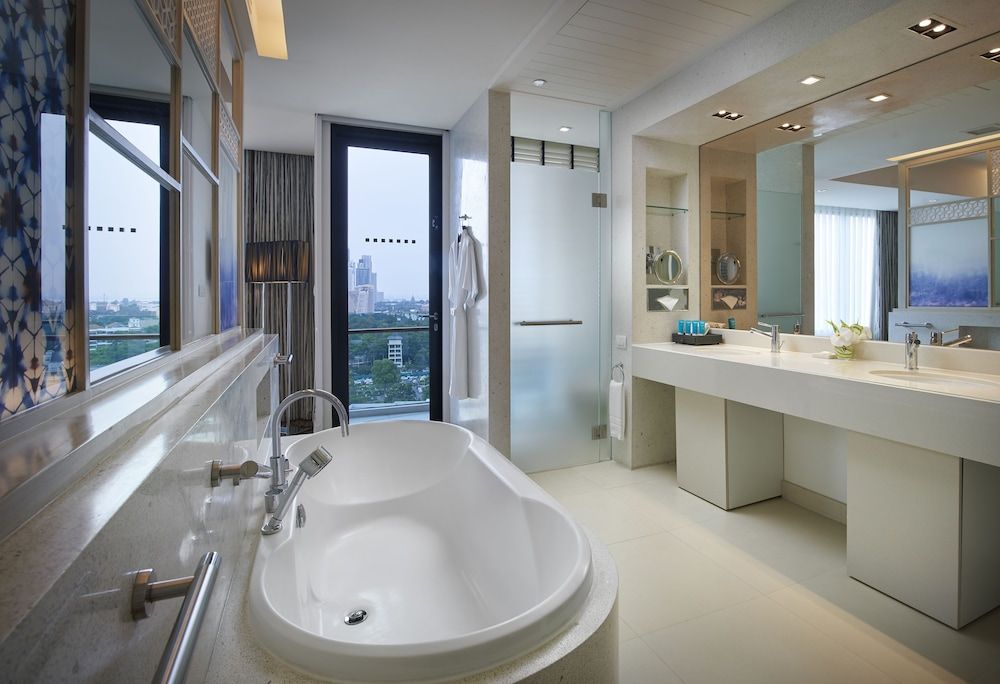 Amari Pattaya Deluxe Room, 1 King Bed 5