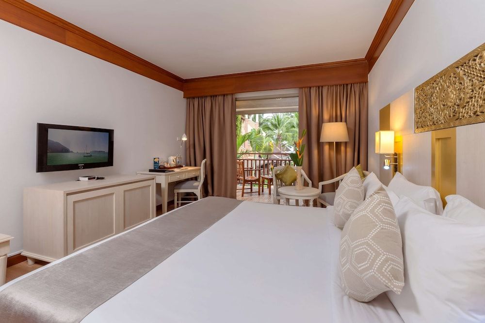 Best Western Premier Bangtao Beach Resort & Spa Deluxe Room, 1 King Bed, Balcony, Sea Facing 2