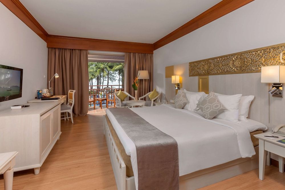 Best Western Premier Bangtao Beach Resort & Spa Deluxe Room, 1 King Bed, Balcony, Sea Facing 3