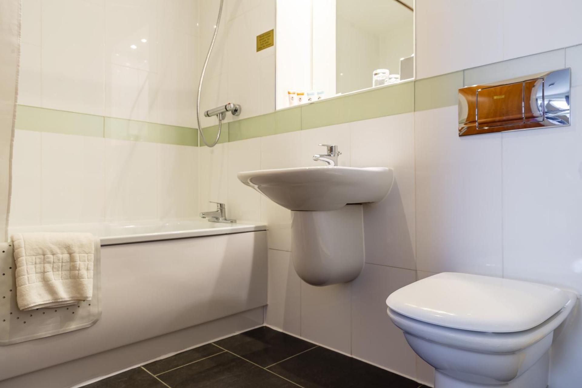 Family Room (2 Adults + 2 Children) with Free Hot Breakfast