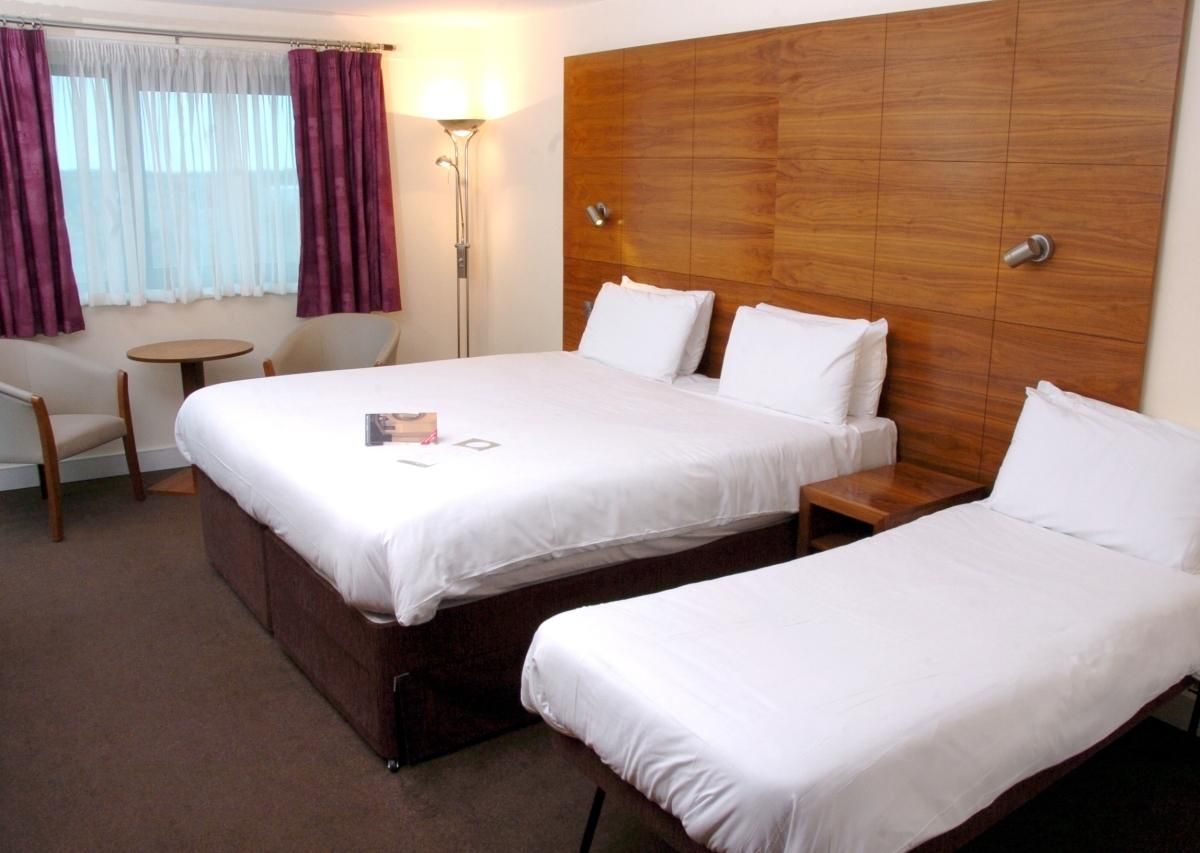 Family Room, 2 Adults and 2 Children with Free Hot Breakfast
