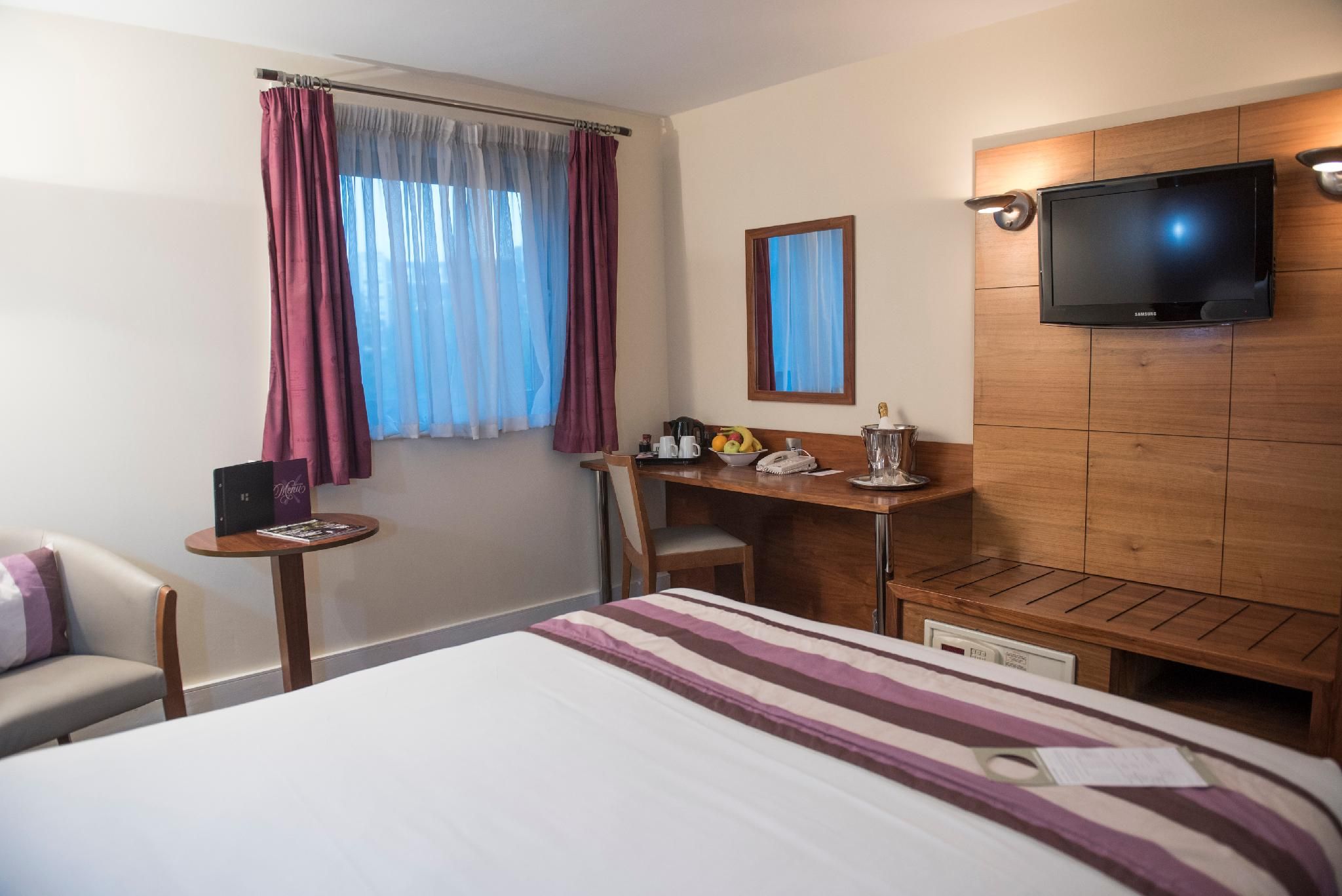 Double Room with Free Hot Breakfast
