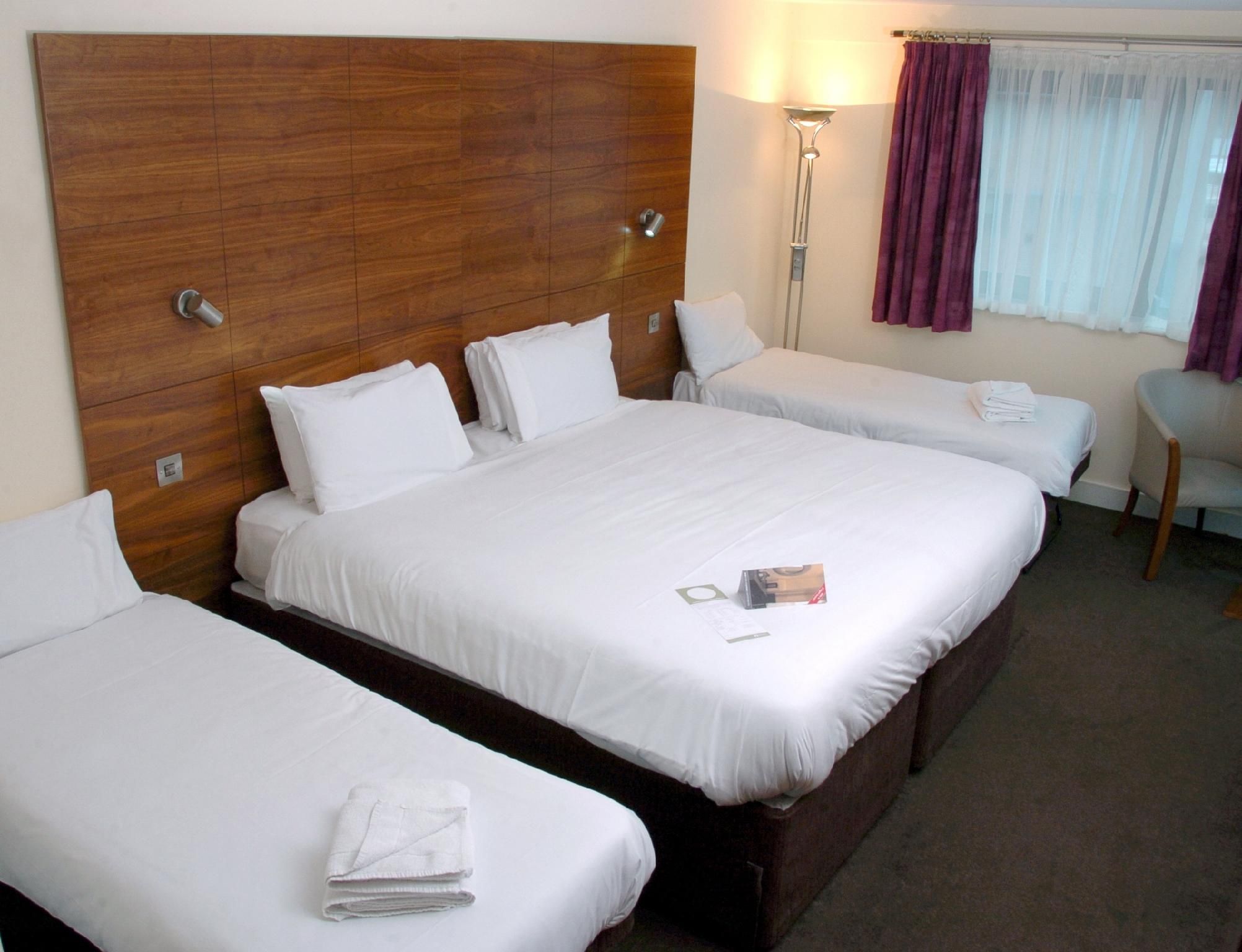 Family Room, 2 Adults and 2 Children with Free Hot Breakfast