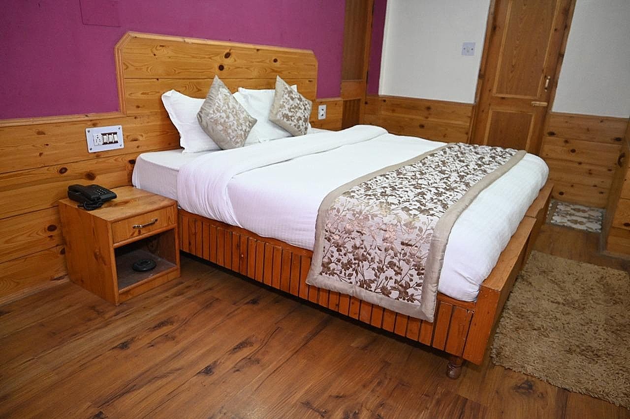 Hotel Nirmal Chhaya Deluxe room 2