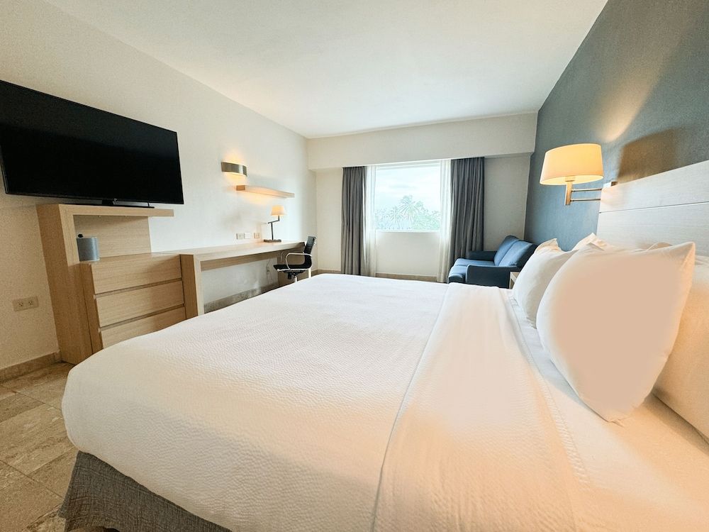 Deluxe Room, 1 King Bed with Sofa bed, Non Smoking