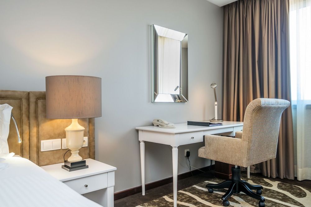 Standard Room, 1 Queen Bed, River View