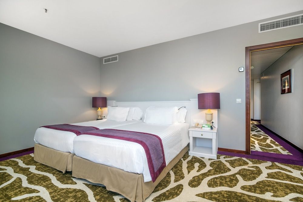 Suite, 1 Queen Bed with Sofa bed