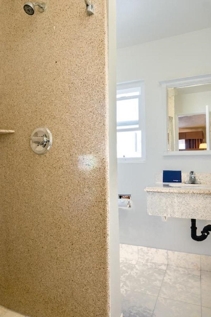 Redondo Inn and Suites Junior Suite 2