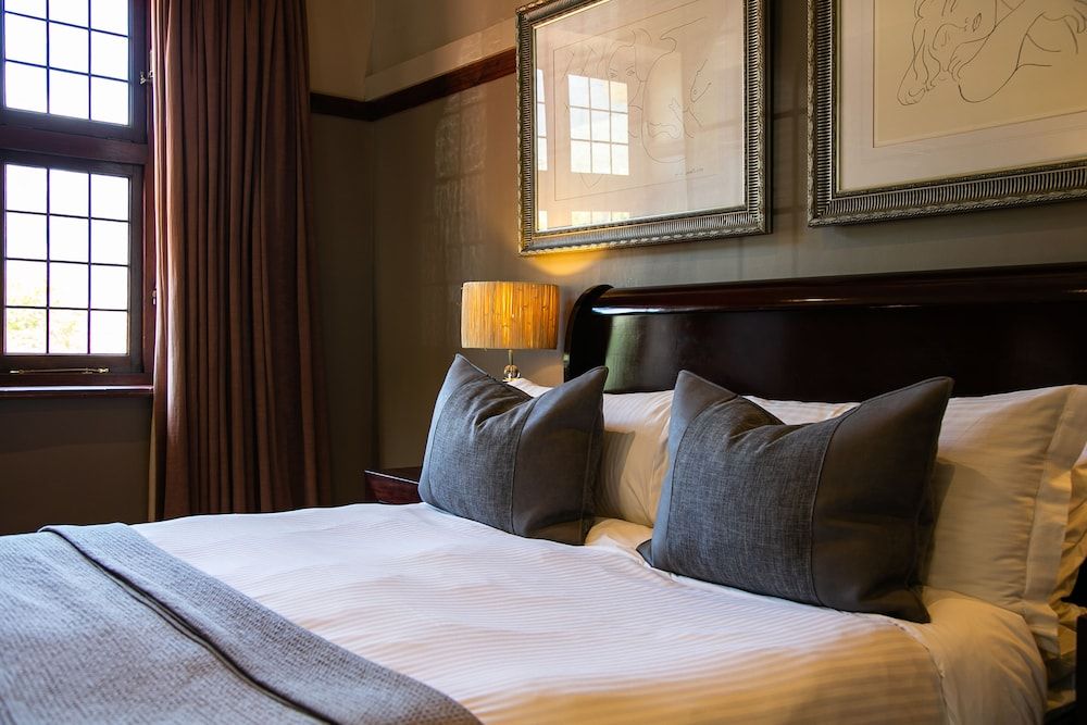 Camps Bay Retreat Manor Mountain Room 4