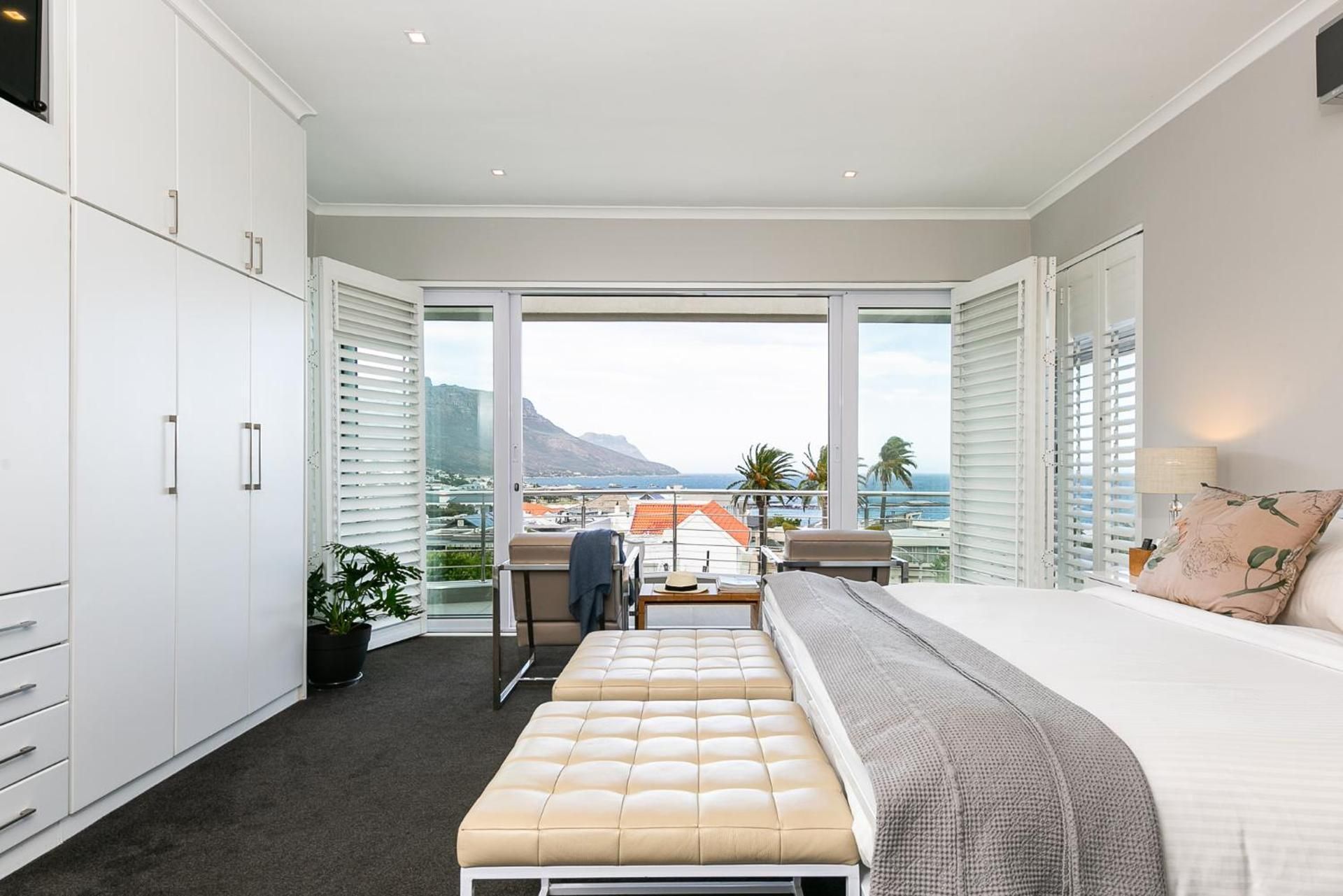 Deluxe Suite with Sea View