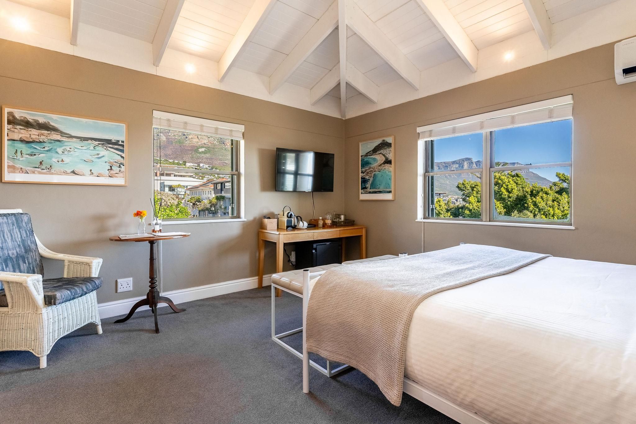 Sea and Mountain View Room