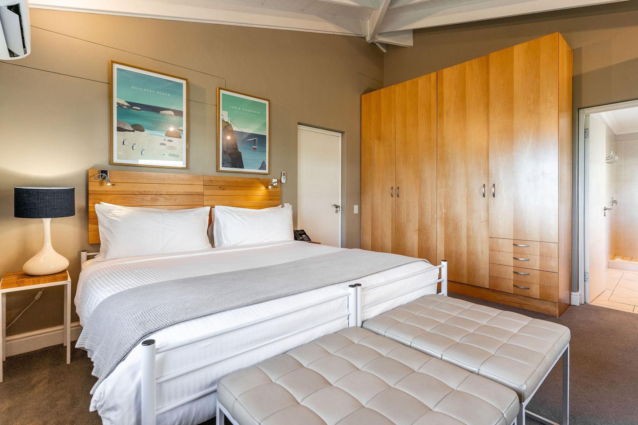 Sea and Mountain View Room