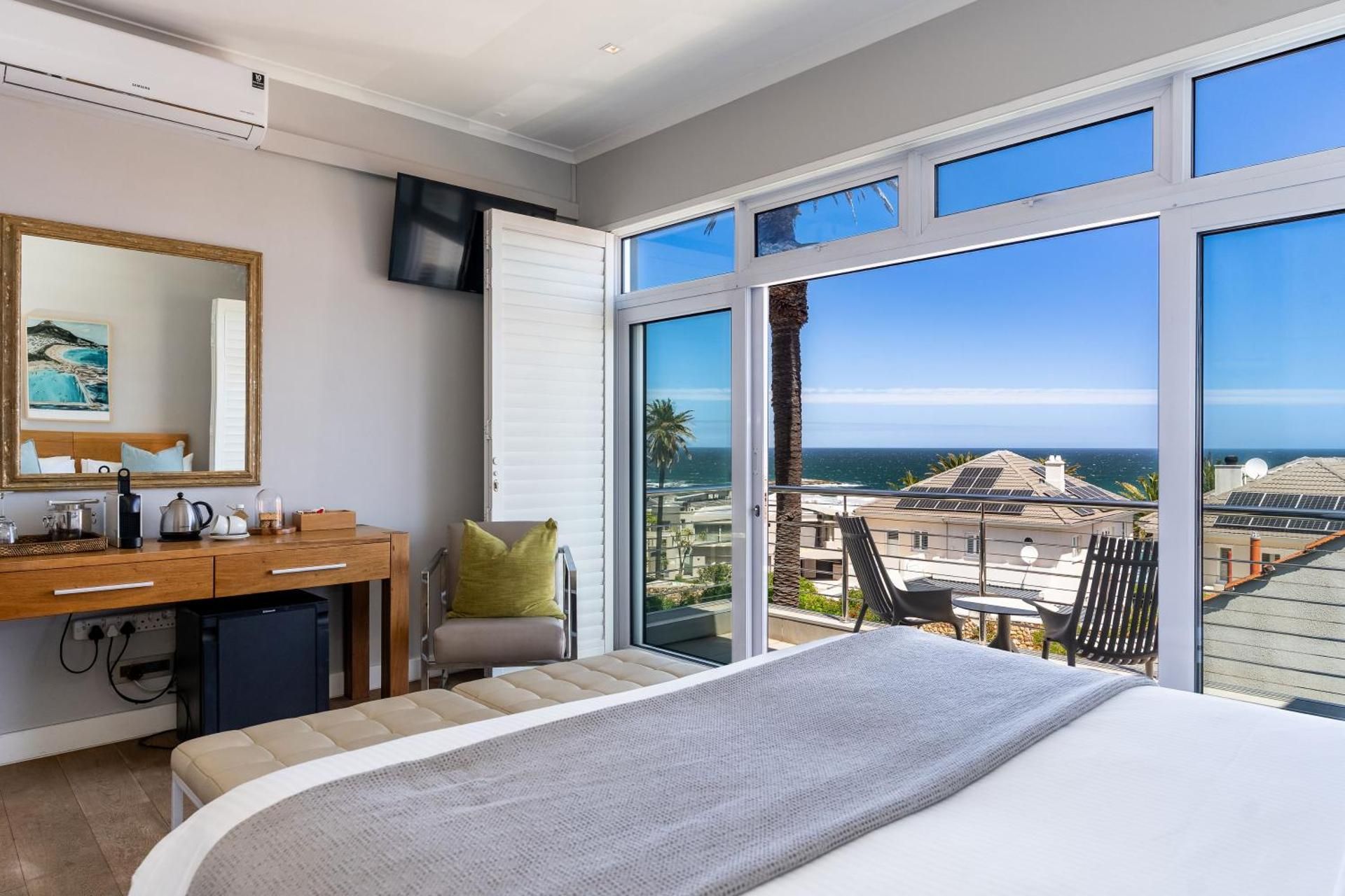 Double or Twin Room with Sea View