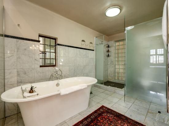 Camps Bay Retreat Manor Mountain Room 14