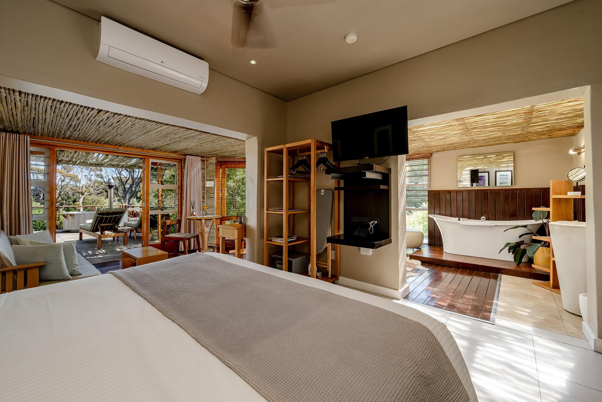 Wood-Fired Hot Tub Nature Wellness Room
