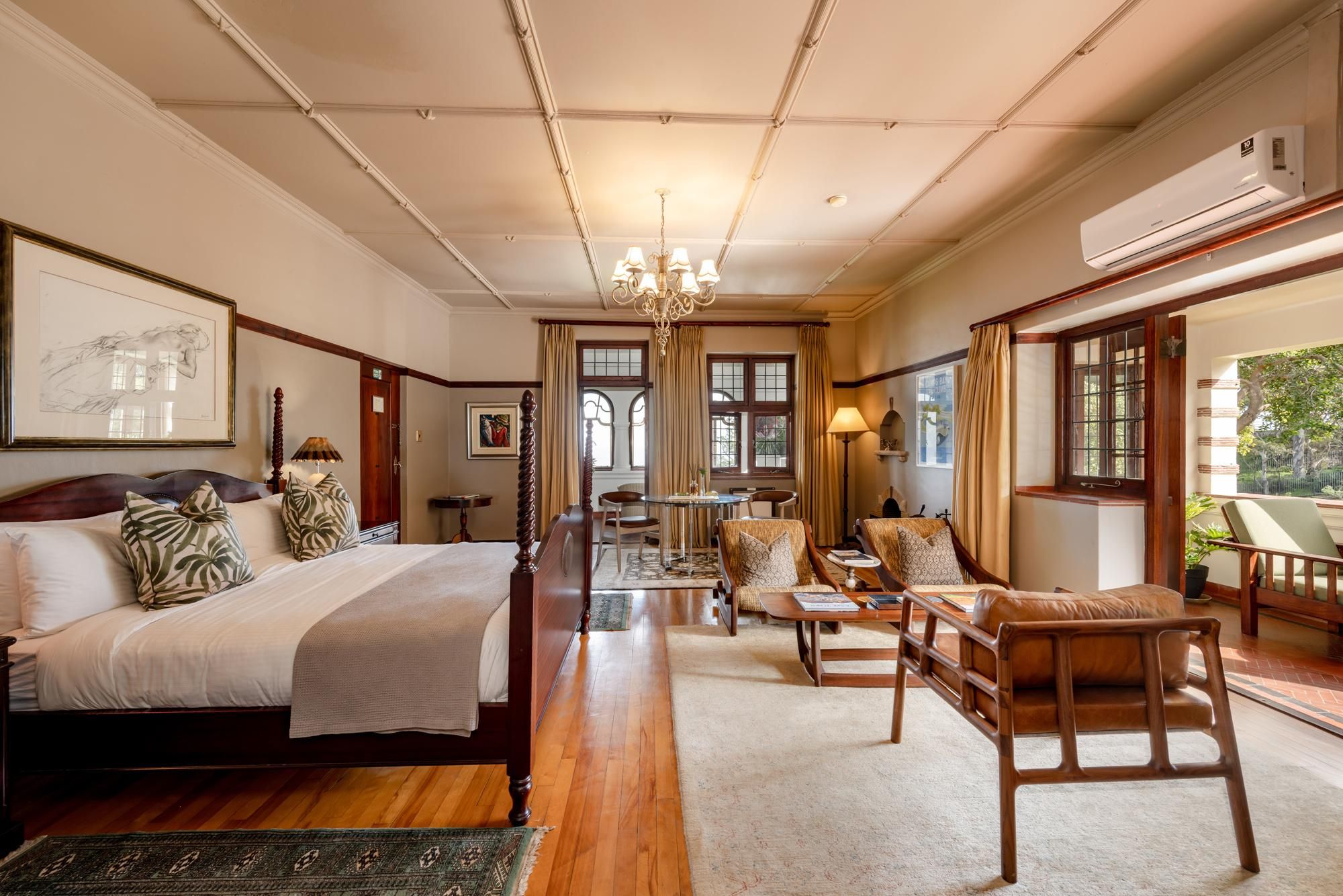 Manor Knacke Suite
