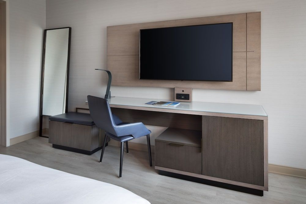 Room, 1 King Bed, Non Smoking, City View