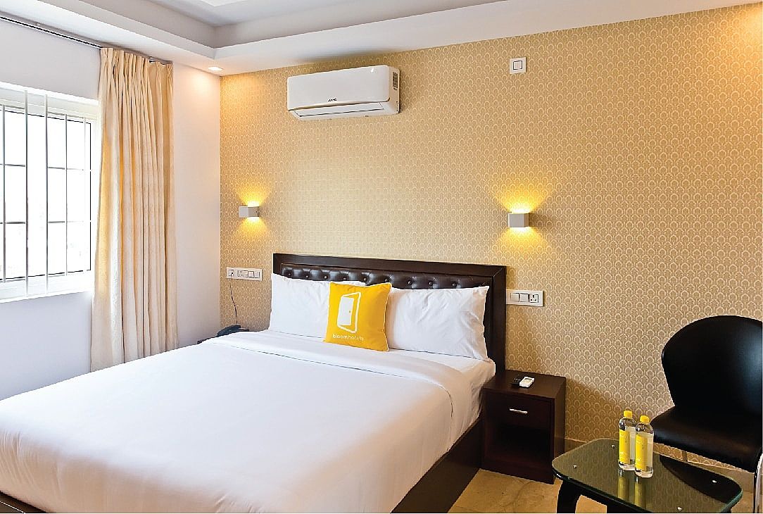 X by Bloom Indiranagar Deluxe King Room 4