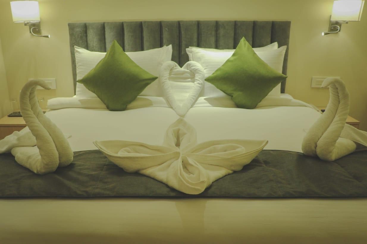 Regenta Central Harsha Vapi Deluxe Double or Twin Room 5