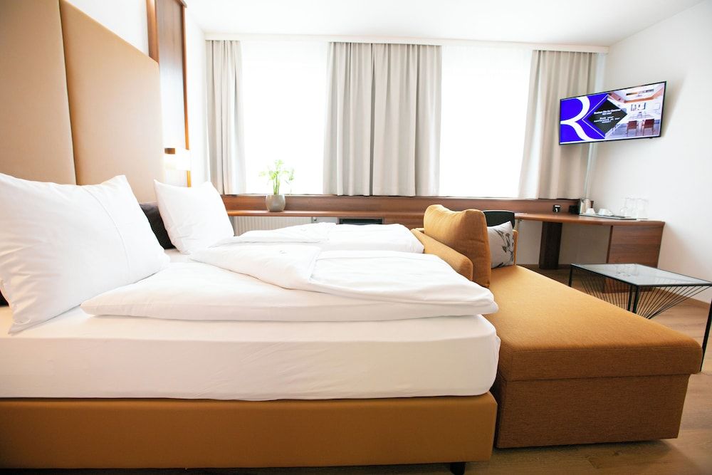 Superior Triple Room (air conditioning)