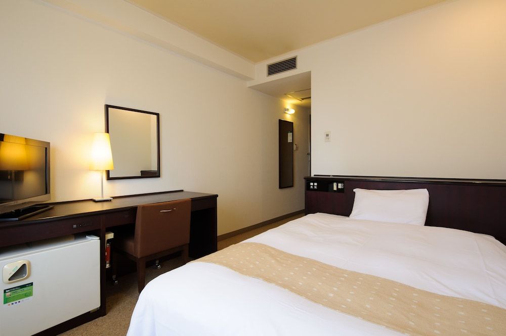Double Room, Smoking