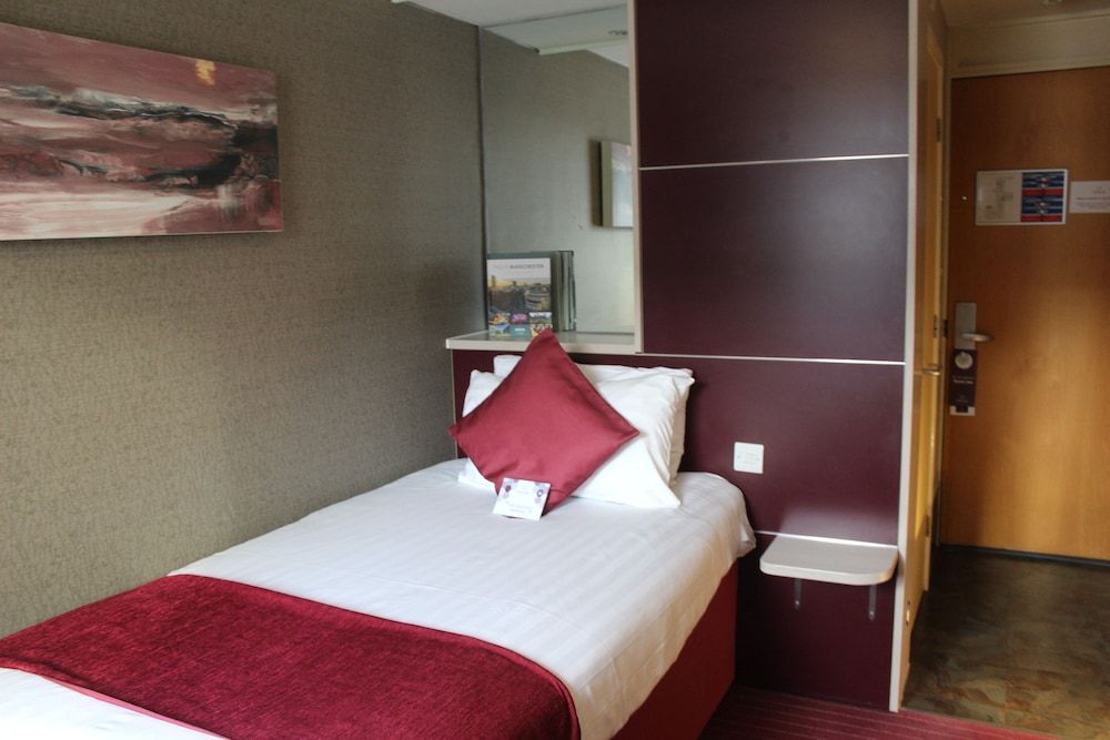 undefined Pendulum Hotel