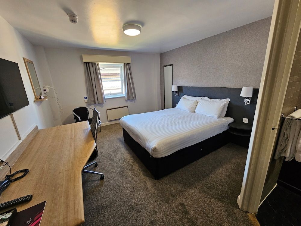 undefined Pendulum Hotel 3