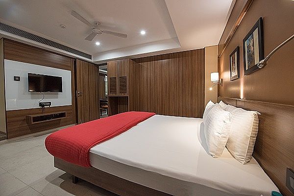 Enrise by Sayaji Pune Deluxe Room 6