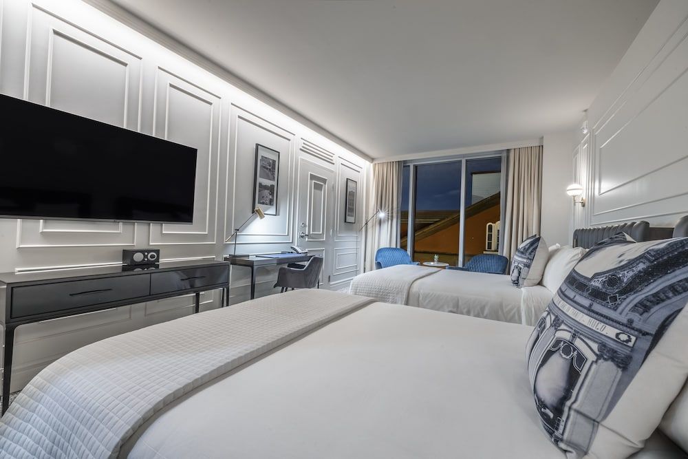 Le Capitole Hôtel Room Citadine with two Queen beds