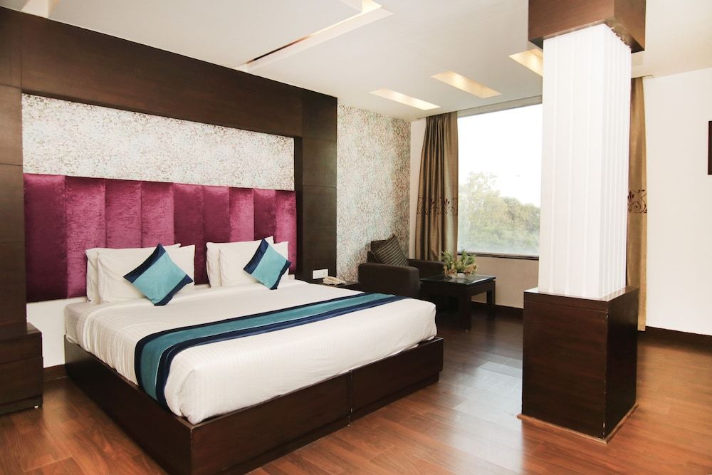 Hotel Mint Park Blue Executive Room 8