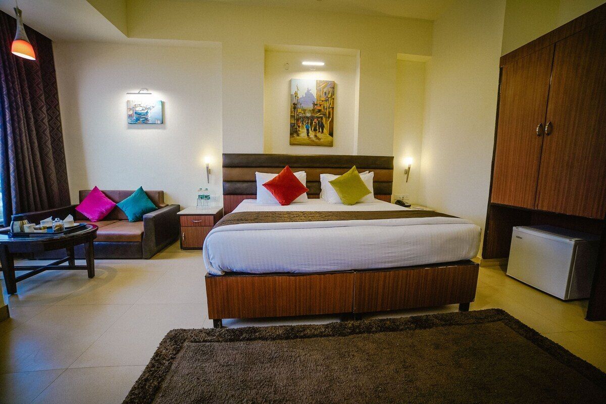 Citrus Prime Bhopal Classic Room 2