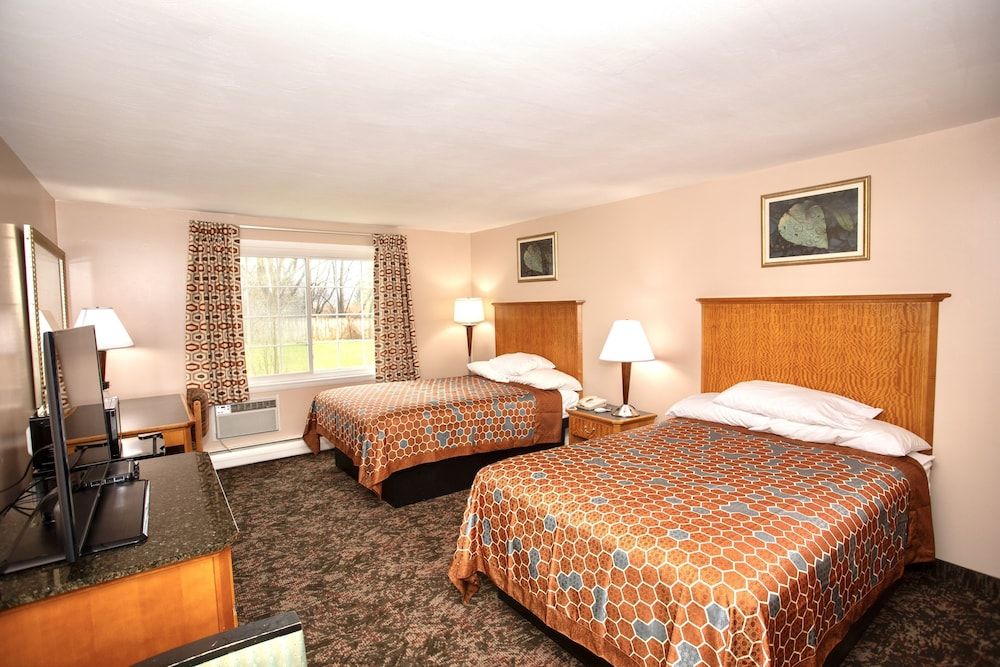 Budget Inn - Syracuse Airport Standard Room, 2 Double Beds, Non Smoking 3