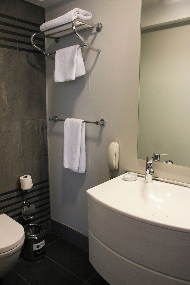 Byotell Istanbul Standard Room 11