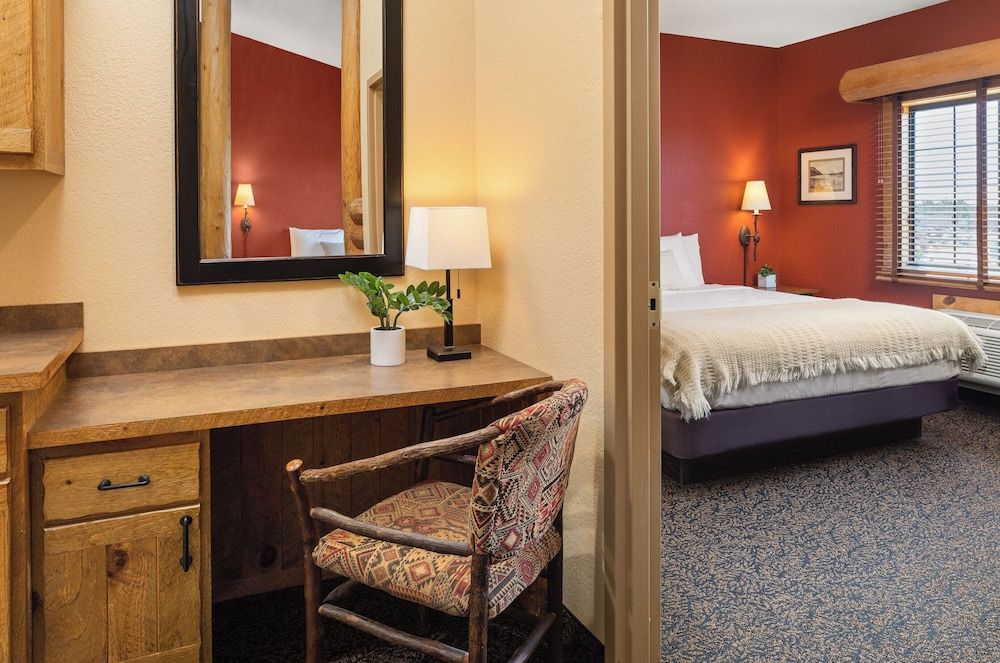 bantr Grand Hotel Wausau - Rothschild Family Room 5