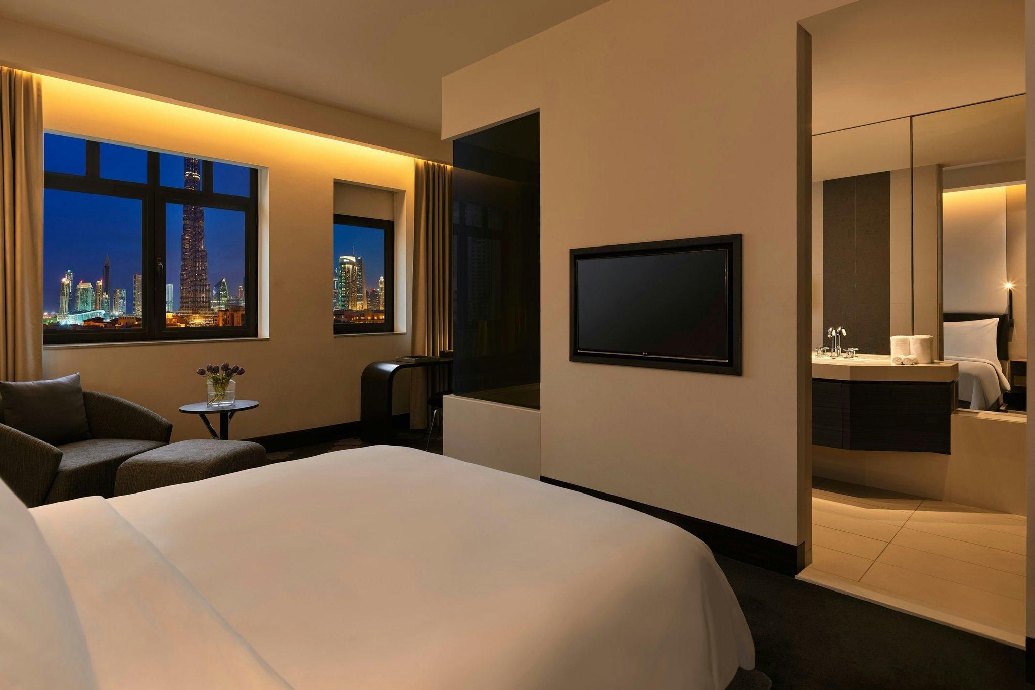 Deluxe Landmark View, Guest room, 1 King, Iconic Dubai view