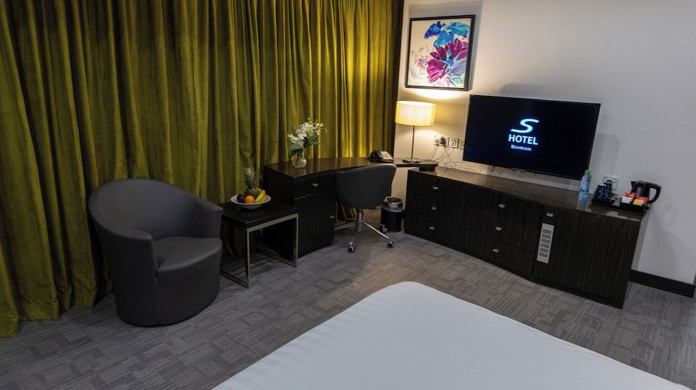 S Hotel Bahrain Superior Room 14