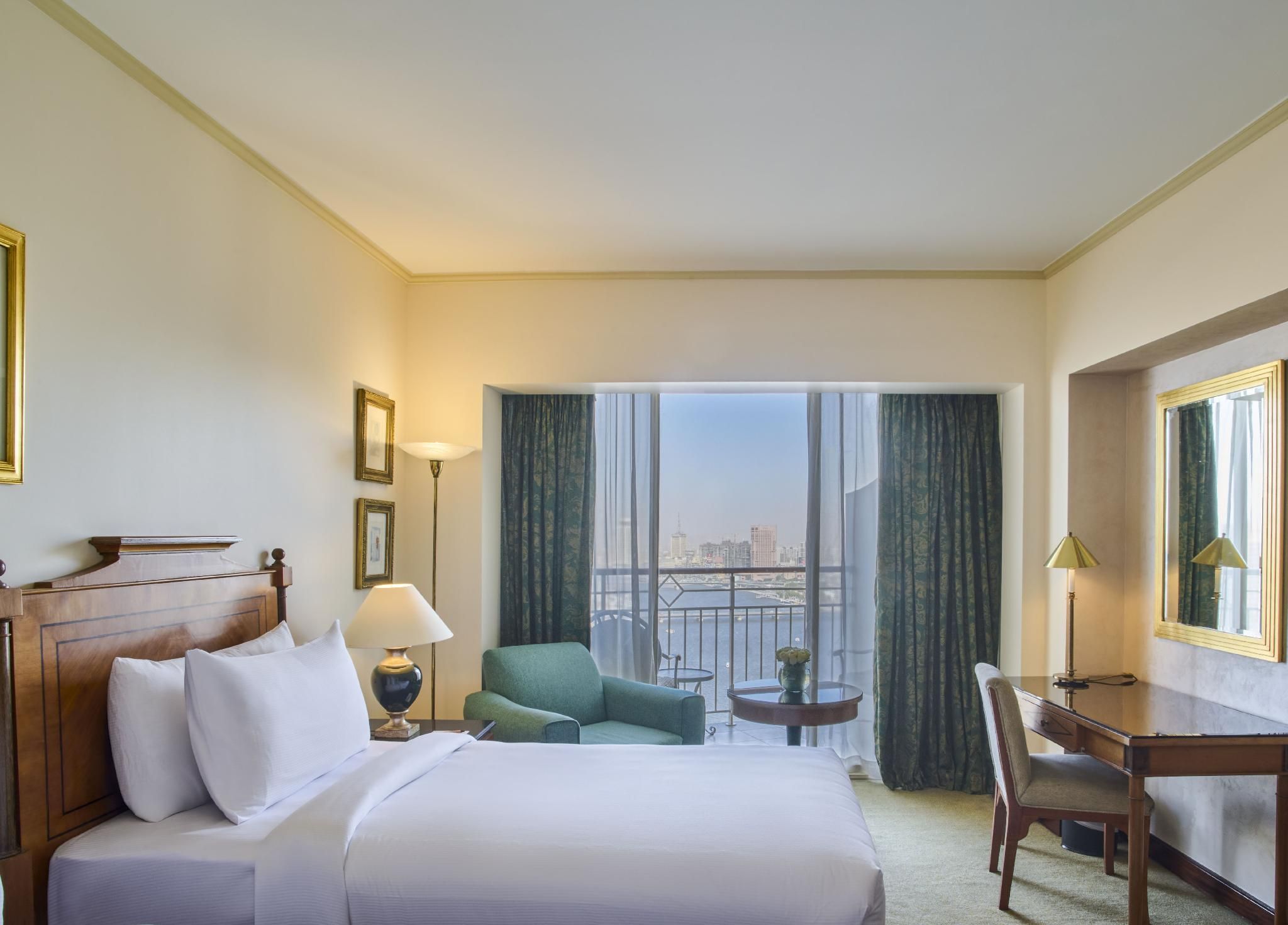Hilton Cairo Grand Nile Twin Guest room with Nile View 2